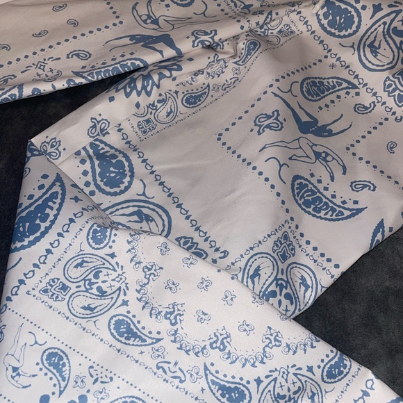 Cream and blue jogger style paisley print pants - Picture 2 of 3